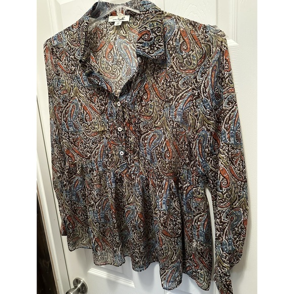 Simply Noelle Tops - Simply Noelle S/M 8-10 Blouse Flowy bottom, button accents long sleeve Paisley